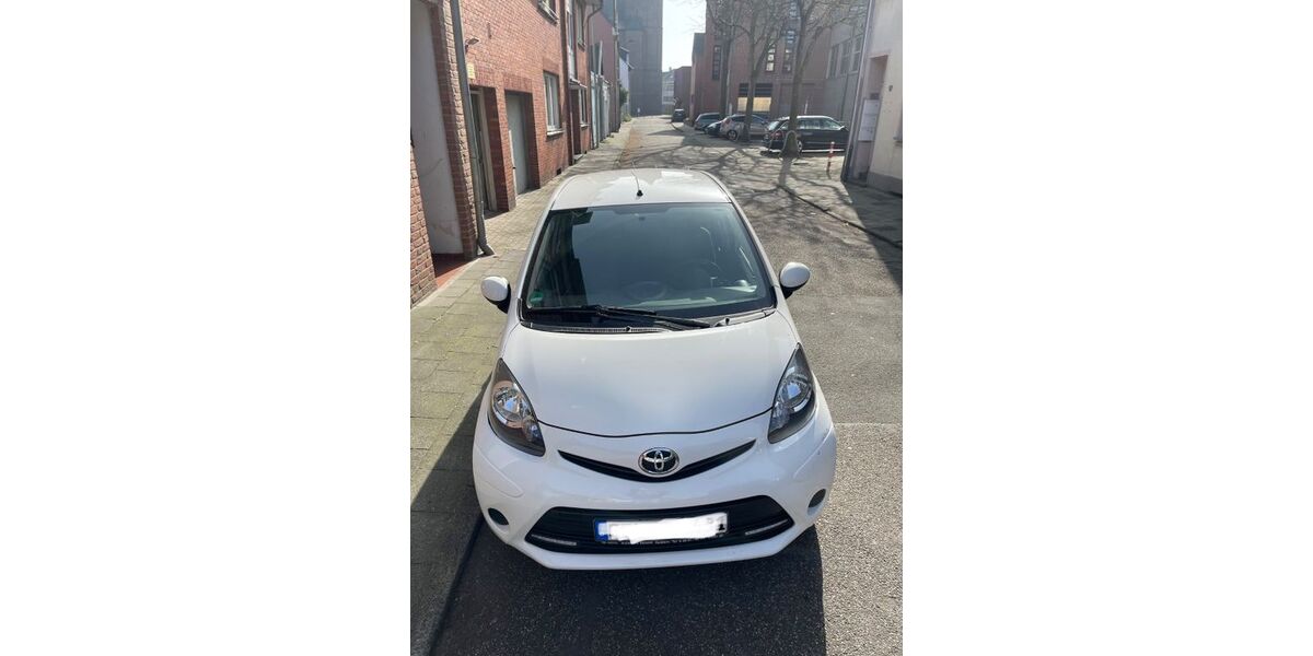 Toyota Aygo (X) 63.000 km 4.900 &euro; Geldern 47608