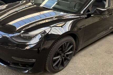 Tesla Model 3 99.800 km 26.450 &euro; Herges-Hallenberg 98587