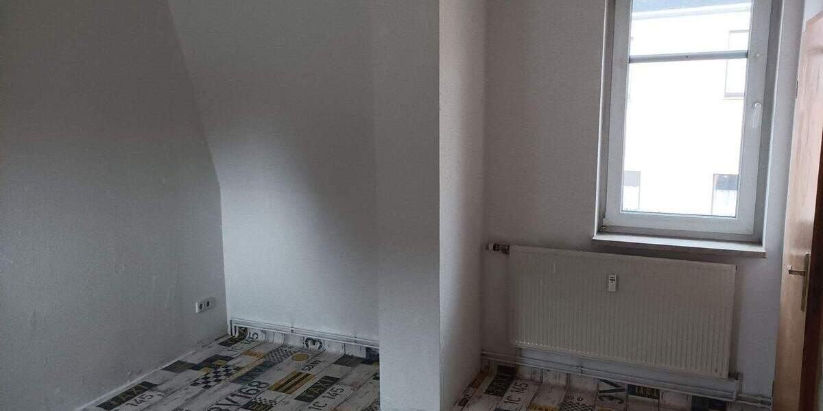 Reihenmittelhaus Meerane - 3 Zimmer, 82 m&sup2;, 399&euro; | Angebot:25279135