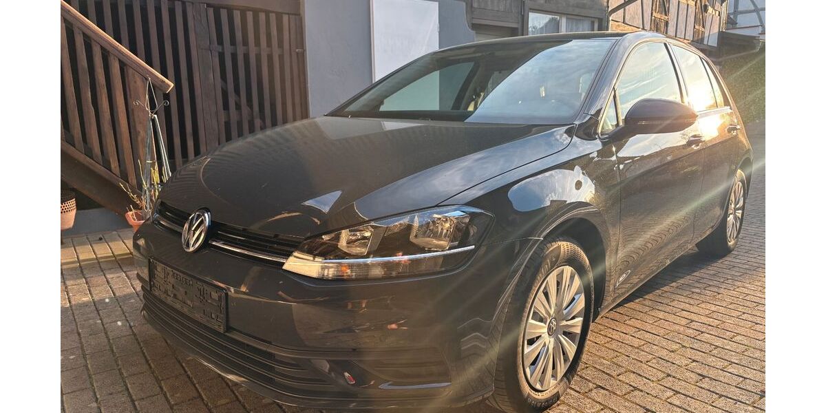 VW Golf 97.200 km 8.250 &euro; Stadtlauringen 97488
