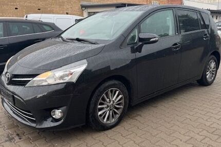 Toyota Verso 187.000 km 6.490 &euro; Halle 06118