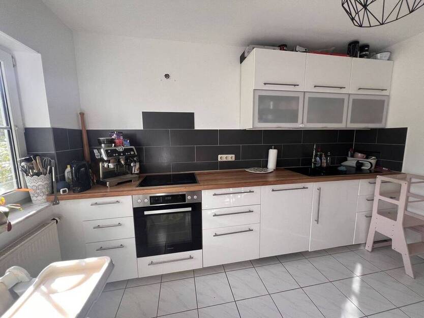 Große Souterrain-Wohnung mit Balkon und Terrasse zum Wohlfühlen