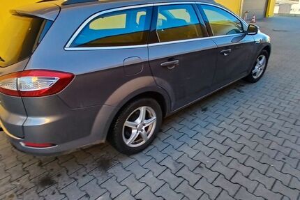 Ford Mondeo 153.000 km 4.550 &euro; Großschirma 09603