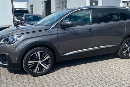 Peugeot 5008 127.000 km 10.900 &euro; Kranenburg 47559