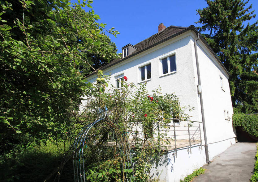 Repräsentatives Einfamilienhaus auf großzügigem Grundstück in begehrter Wohnlage!