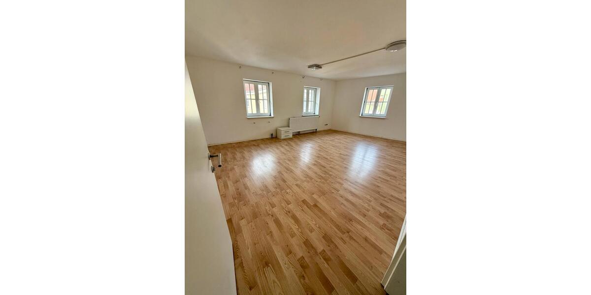 Mehrfamilienhaus, Wohnhaus Landau an der Isar - 14 Zimmer, 380 m&sup2;, 740.000&euro; | Angebot:26091158