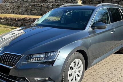 Skoda Superb 125.184 km 22.600 &euro; Breitenbrunn 08359