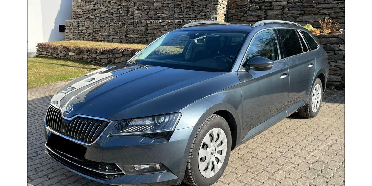 Skoda Superb 125.184 km 22.600 &euro; Breitenbrunn 08359