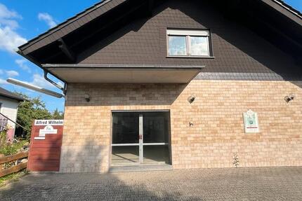 Wohn-und Geschäftshaus zu Vermieten 65232 Neuhof zimmer