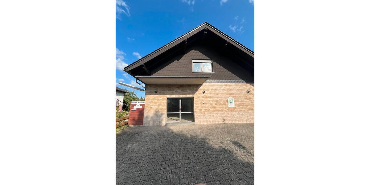 Wohn-und Geschäftshaus zu Vermieten 65232 Neuhof zimmer