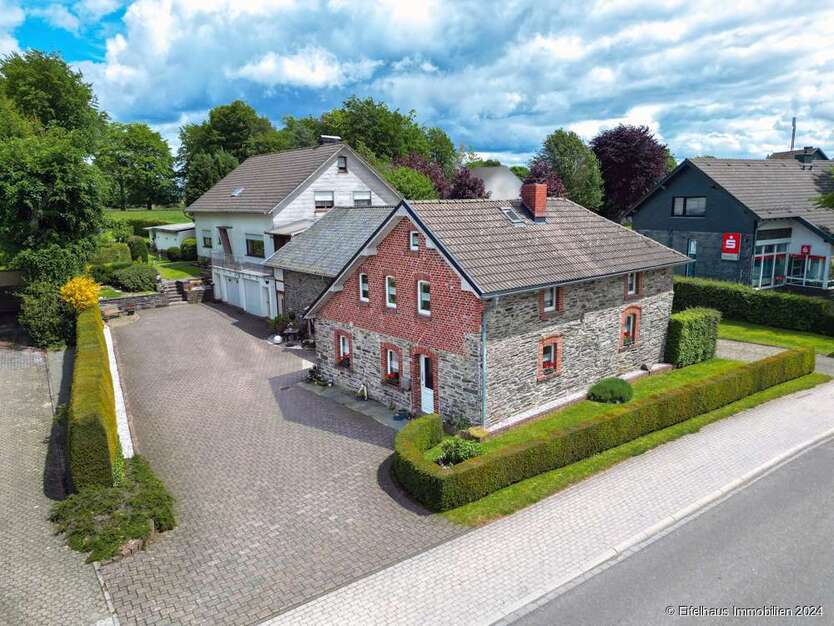 Haus zum Kaufen in Monschau Kalterherberg 534.000 € 270 m²