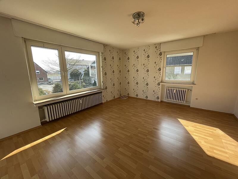 Dreizimmerwohnung mit ausgebautem Dachgeschoss und Garten 5 zimmer