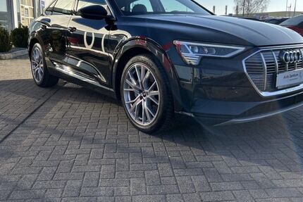 Audi e-tron 37.000 km 35.470 &euro; Helmstedt 38350