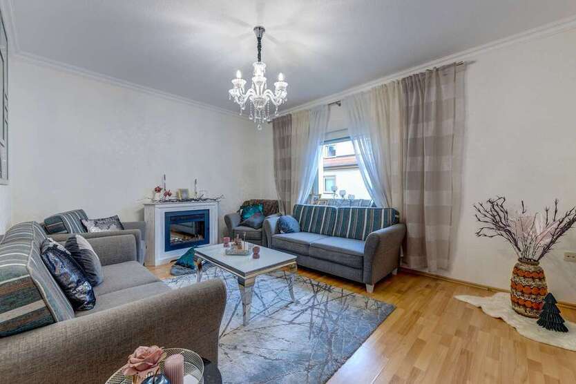 Haus zum Kaufen in Wiesbaden 595.000 € 209.29 m²