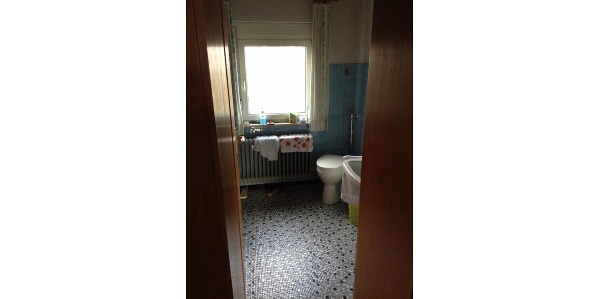 Einfamilienhaus Haßloch - 8 Zimmer, 180 m&sup2;, 280.000&euro; | Angebot:23163896