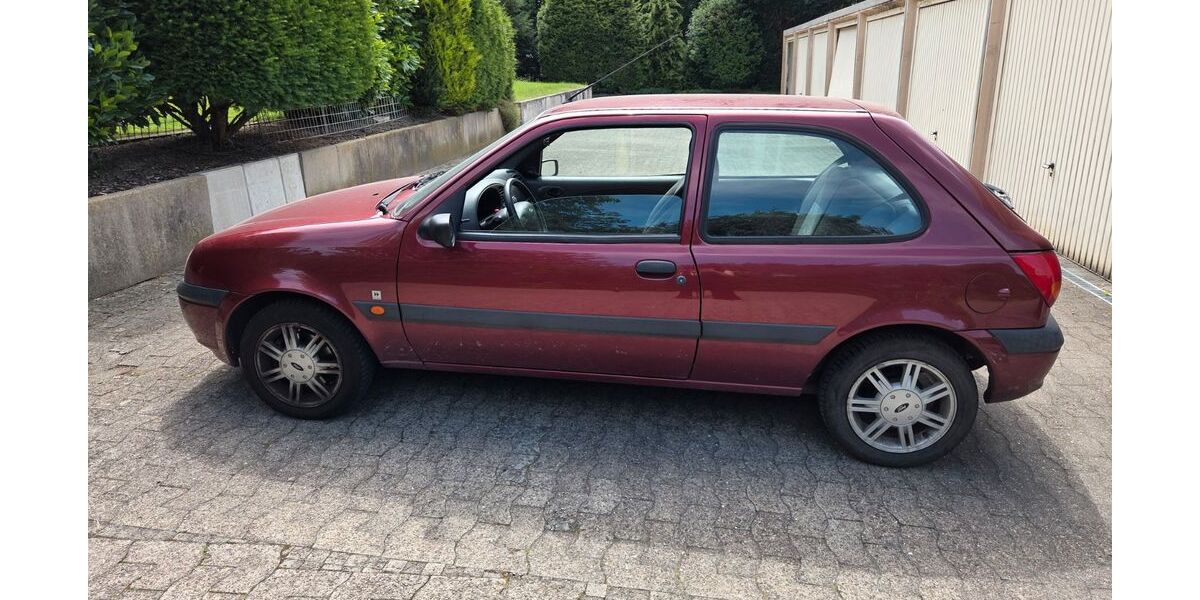 Ford Fiesta 75.587 km 1.000 &euro; Bielefeld 33731