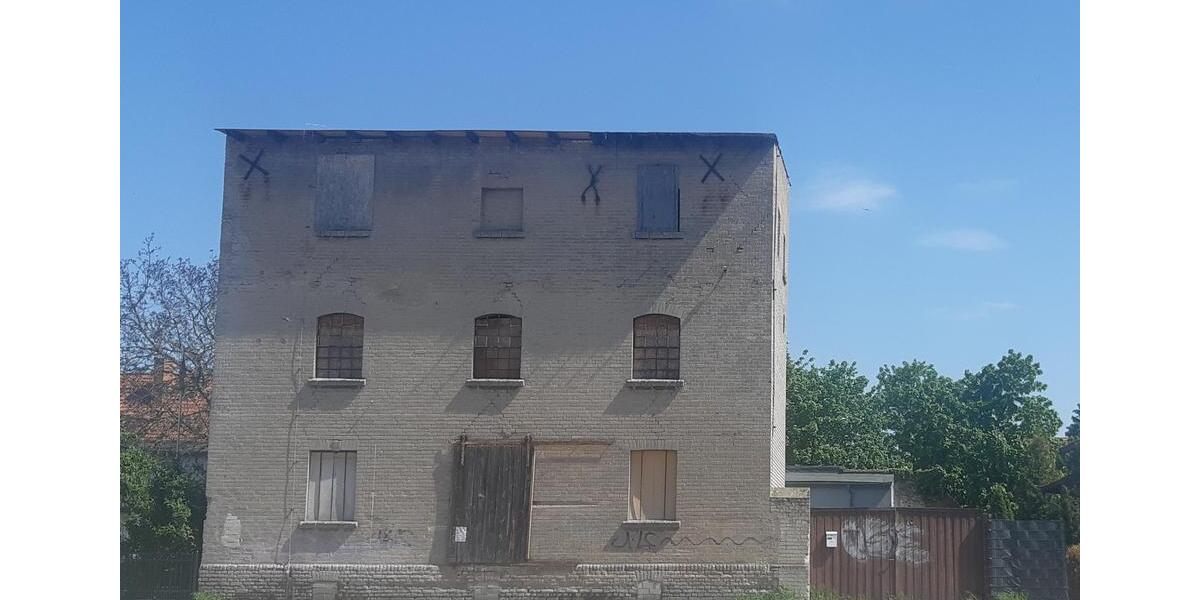 Einfamilienhaus Wolmirstedt - 6 Zimmer, 200 m&sup2;, 94.000&euro; | Angebot:24830760