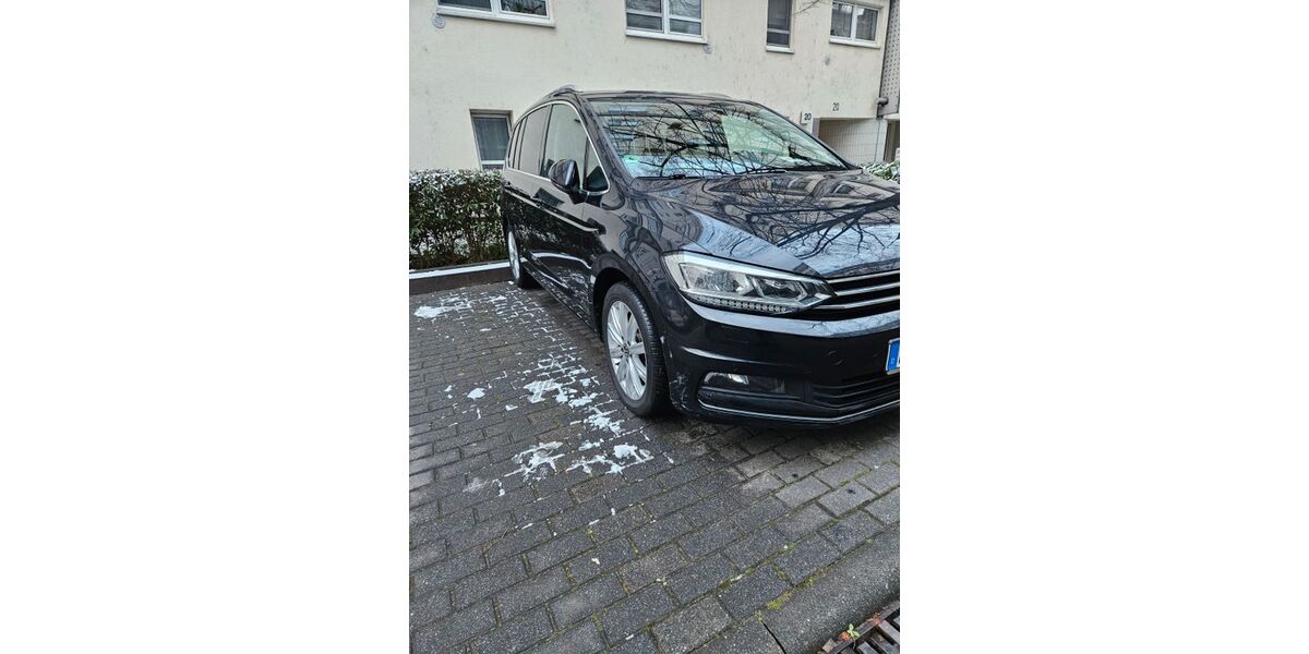 VW Touran 94.350 km 22.950 &euro; Frankfurt am Main 60326