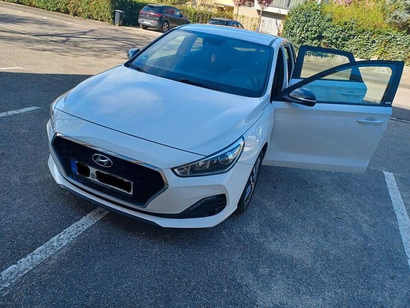i30