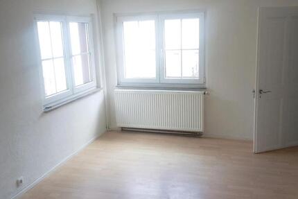 Wohnung Gladenbach - 4 Zimmer, 142 m&sup2;, 1.200&euro; | Angebot:26397959