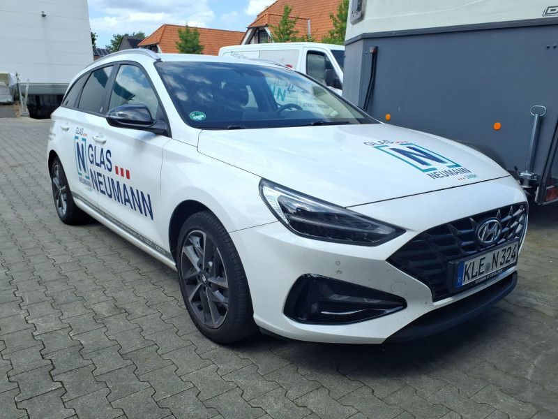 i30