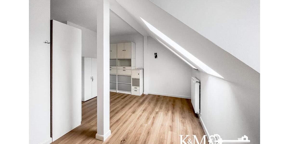 Dachgeschoßwohnung Andernach - 4 Zimmer, 135 m&sup2;, 1.820&euro; | Angebot:26349310