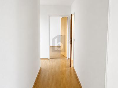 HELL & SOFORT BEZIEHBAR MIT SÜDBALKON - Etagenwohnung Reutlingen Sondelfingen | Angebot:27311899