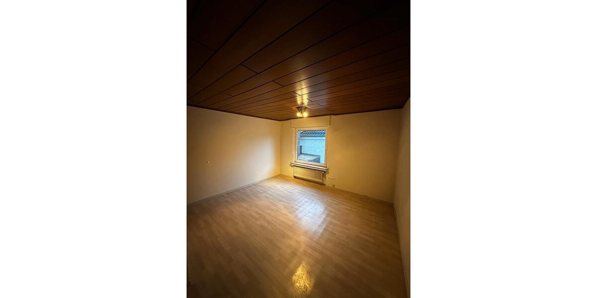 Einfamilienhaus Willebadessen - 8 Zimmer, 177 m&sup2;, 1.350&euro; | Angebot:25129234