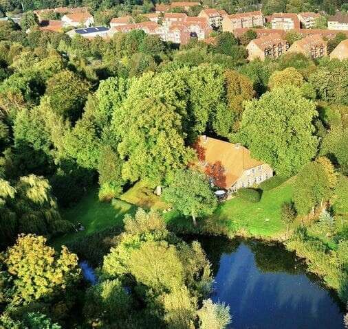 Haus zum Kaufen in Ratzeburg 1.200.000 € 550 m² 13 zimmer