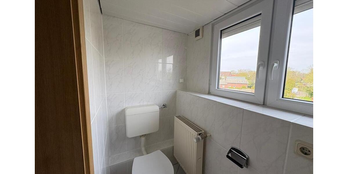 Etagenwohnung Nordenham - 2 Zimmer, 65 m&sup2;, 480&euro; | Angebot:26408221