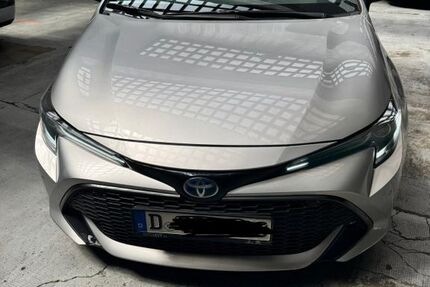 Toyota Corolla 200.000 km 14.900 &euro; Düsseldorf 40215