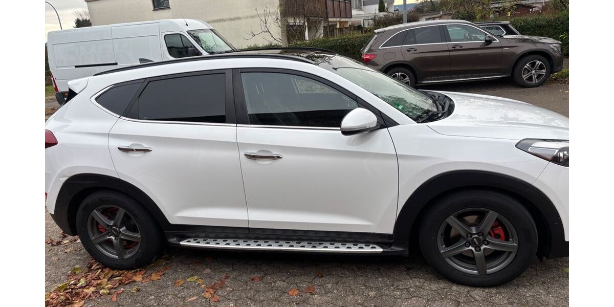 Hyundai TUCSON 167.000 km 15.200 &euro; offenburg 77656