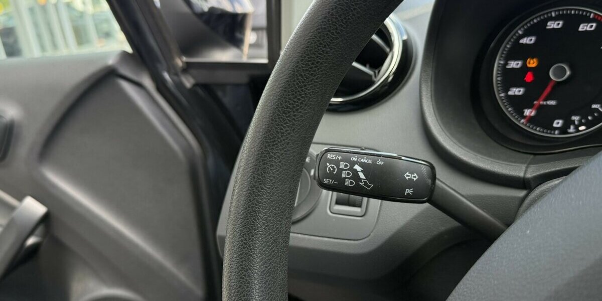 Seat Ibiza 1.0 TSI STYLE/SCHECKHEFT GEPFLEGT/TEMPOMAT 93.408 km 7.900 &euro; Villingen-Schwenningen 78054