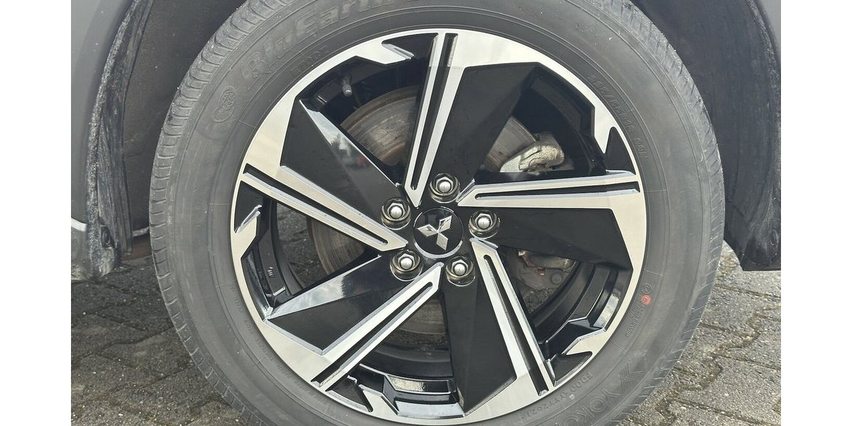 Mitsubishi Eclipse Cross Basis Hybrid 4WD 37.600 km 20.490 &euro; Donauwörth 86609