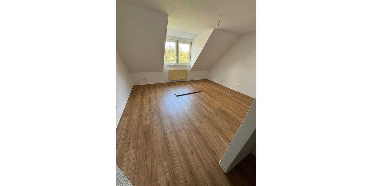 Dachgeschoßwohnung Oldenburg Kreyenbrück - 1 Zimmer, 26 m&sup2;, 340&euro; | Angebot:25413061