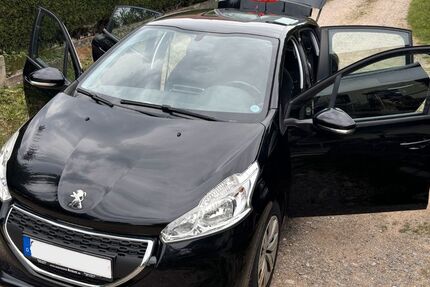 Peugeot 208 148.000 km 4.300 &euro; Zell 93199