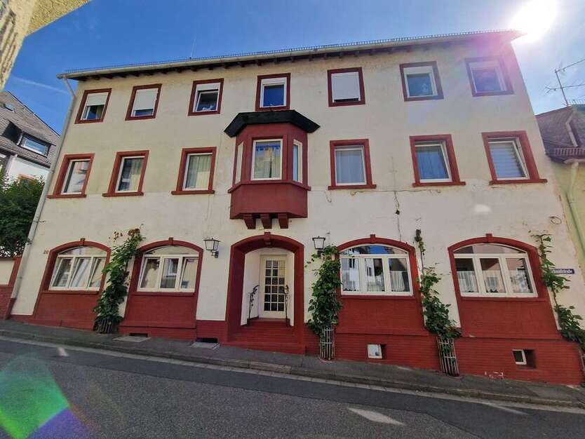 Haus zum Kaufen in Rüdesheim am Rhein 999.000 € 440 m²