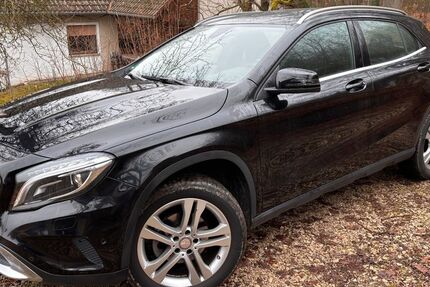 Mercedes-Benz GLA 200 22.280 km 19.400 &euro; ABENBERG 91183