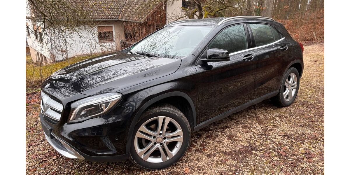 Mercedes-Benz GLA 200 22.280 km 19.400 &euro; ABENBERG 91183
