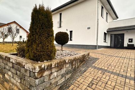 Haus Gudensberg - 4 Zimmer, 181 m&sup2;, 1.800&euro; | Angebot:25024999