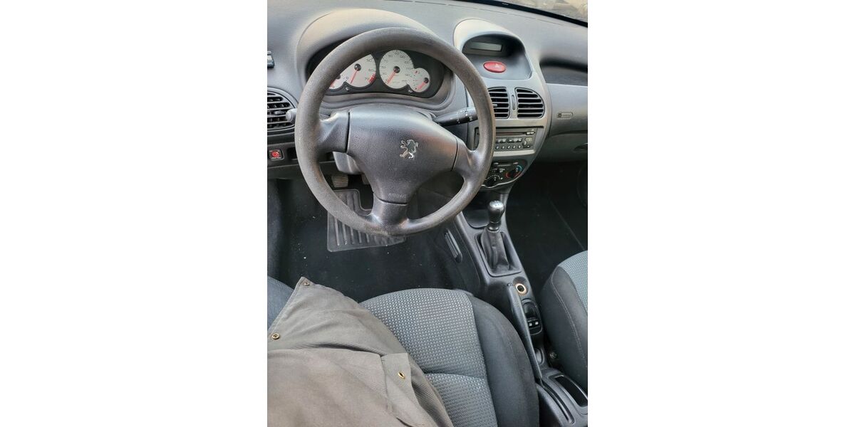 Peugeot 207 185.000 km 600 &euro; Augsburg- Deuringen 86391