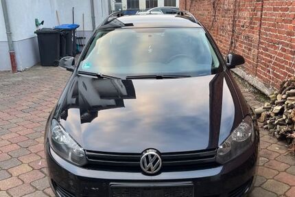 VW Golf 176.000 km 2.699 &euro; Gießen 35398