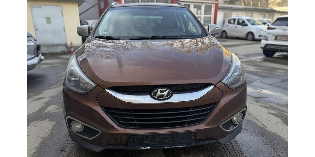 Hyundai ix35 FIFA World Cup Edition AHK AWD Autom. 4x4 135.769 km 9.600 &euro; Berlin 10247