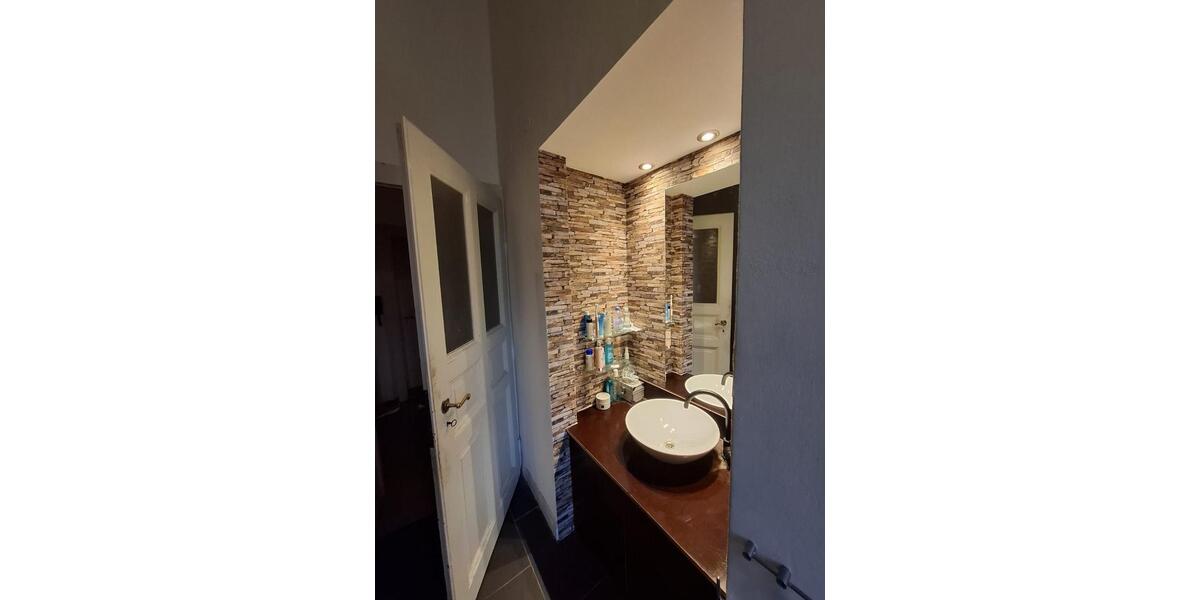 Etagenwohnung Wiesbaden Klarenthal - 5 Zimmer, 180 m&sup2;, 1.860&euro; | Angebot:24570807