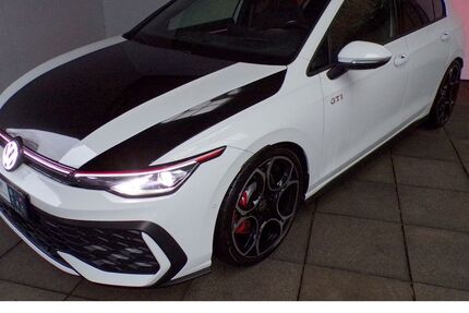 VW Golf 6.975 km 41.970 &euro; Lennestadt 57368