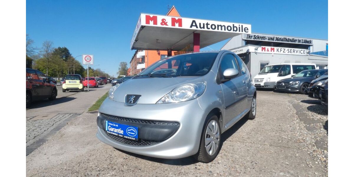 Peugeot 107 122.000 km 2.700 &euro; Lübeck 23554
