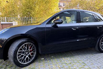 Porsche Macan 102.900 km 49.600 € Berlin 14163