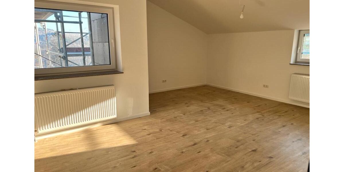 Dachgeschoßwohnung Wissen - 3 Zimmer, 100 m&sup2;, 800&euro; | Angebot:26177157