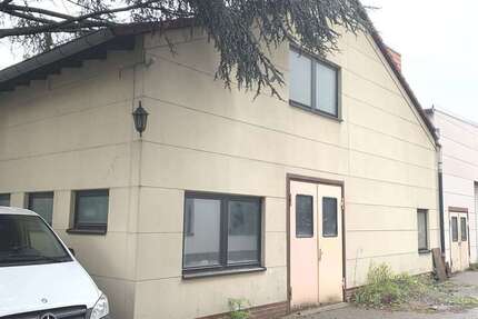 Halle in Frankfurt am Main 1.200.000 € 830 m²
