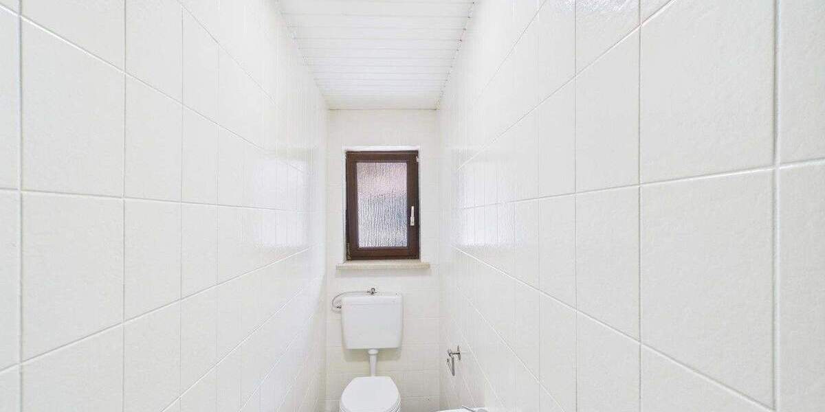Einfamilienhaus Baunach - 9 Zimmer, 280 m&sup2;, 2.150&euro; | Angebot:26675744